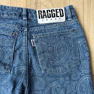 Ragged mid rise jeans